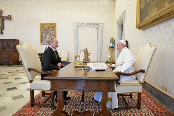 r Putin, Papa Francis ile buluştu