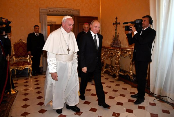 r Putin, Papa Francis ile buluştu