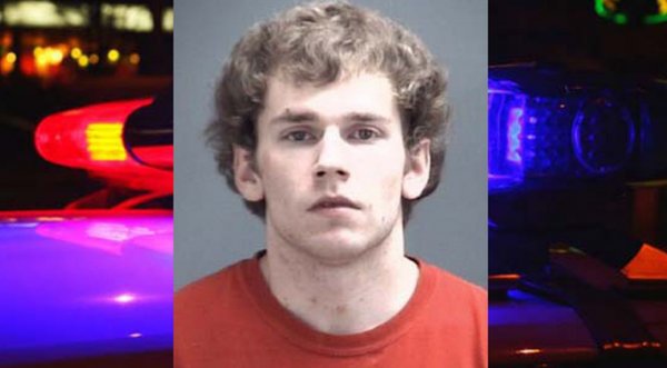 Yeğenini öldüren adamı, karar sonrası yumrukladı