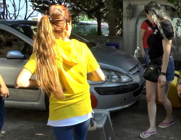 İzmir'de fuhuş şebekesine karışan 13 şüpheli tutuklandı