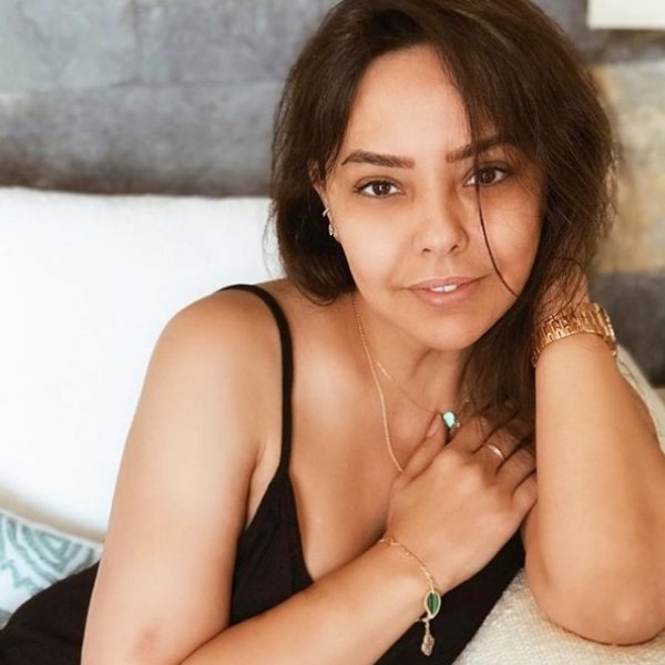 Ebru Gündeş tatile çıktı