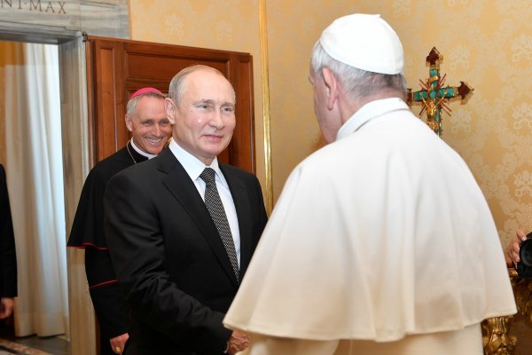 r Putin, Papa Francis ile buluştu