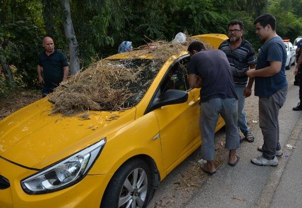 Adana'da yeni aldığı araç hacizli çıktı, deliye döndü