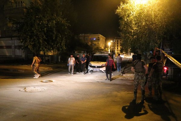 Kimlik kontrolü yapan bekçi ile ağabeyi vuruldu