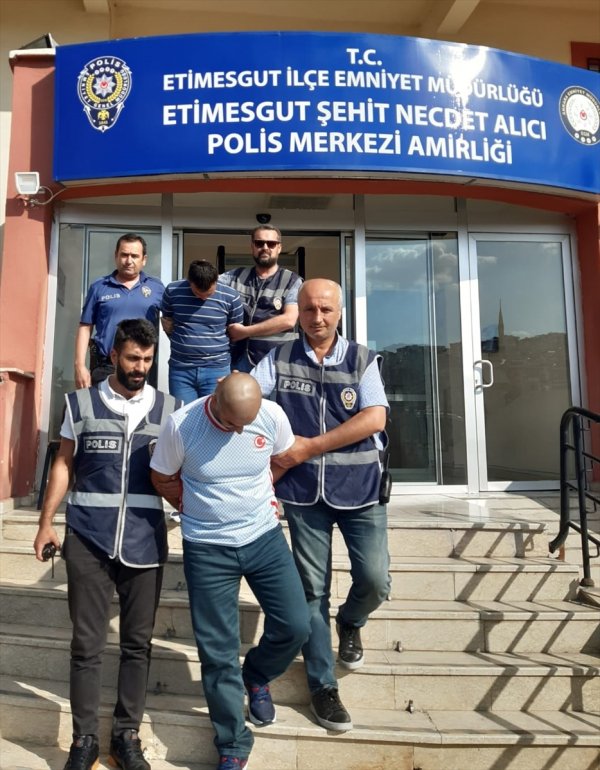 a Ankara'da polis kılığındaki gaspçılar yakalandı