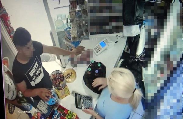 d Sadaka kutusunu çalan hırsızlar 10 dakikada yakalandı