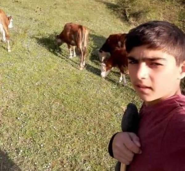 i Kayalıklardan düşen çocuk hayatını kaybetti