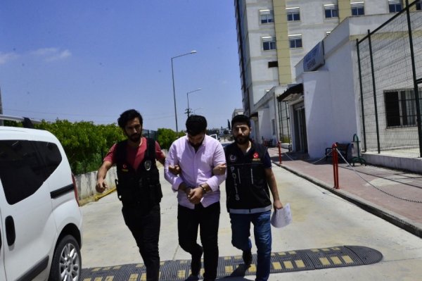 i Adana'da otomobilde 5 kilo 675 gram esrar ele geçirildi