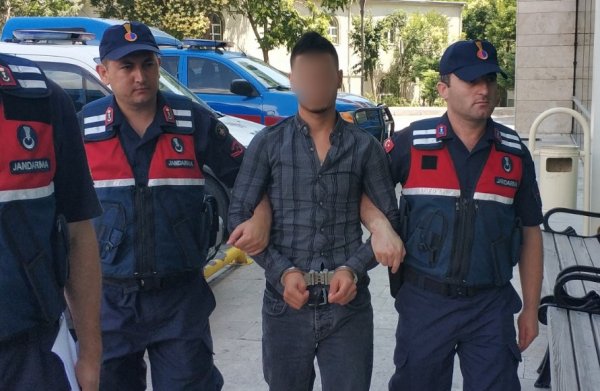 Cezaevi firarisi kız kaçırınca yakalandı