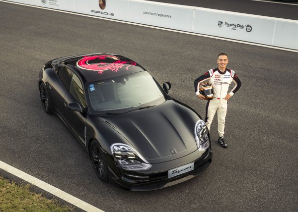 Porsche Taycan testi geçti