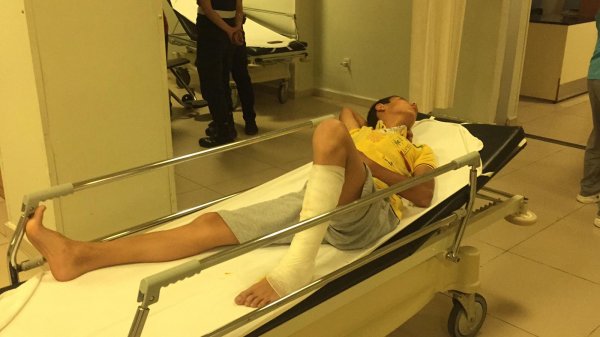 İ Bursa'da yanan tineri çocuğun üzerine atıp kaçtılar