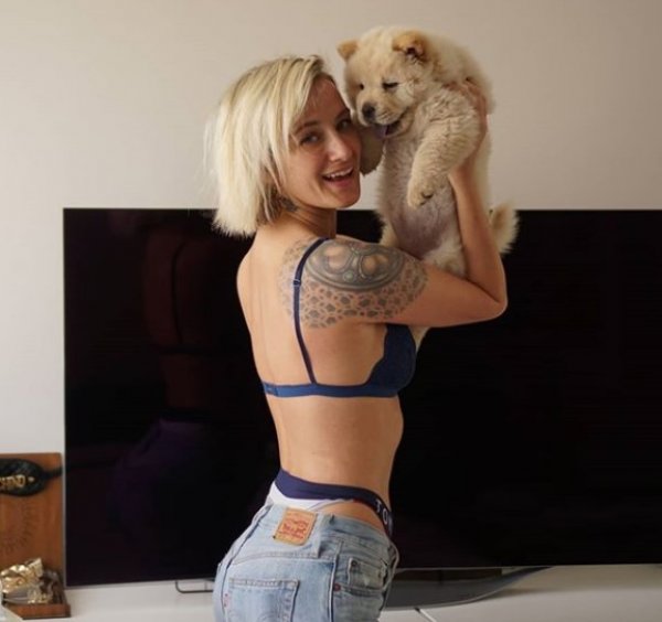 Didem Soydan giyim tarzında değişikliğe gitti