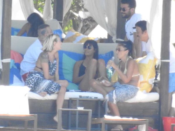 Didem Soydan giyim tarzında değişikliğe gitti