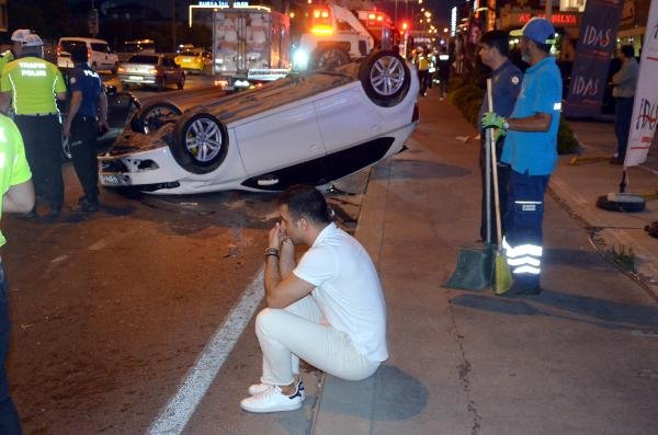 d Avcılar'da yoldan çıkan araç takla attı