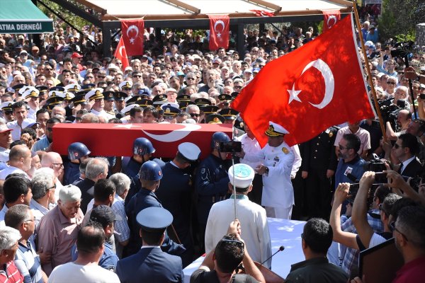 a Şehit Üsteğmen son yolculuğuna uğurlandı