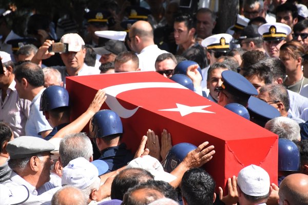 a Şehit Üsteğmen son yolculuğuna uğurlandı