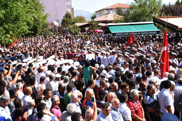 a Şehit Üsteğmen son yolculuğuna uğurlandı