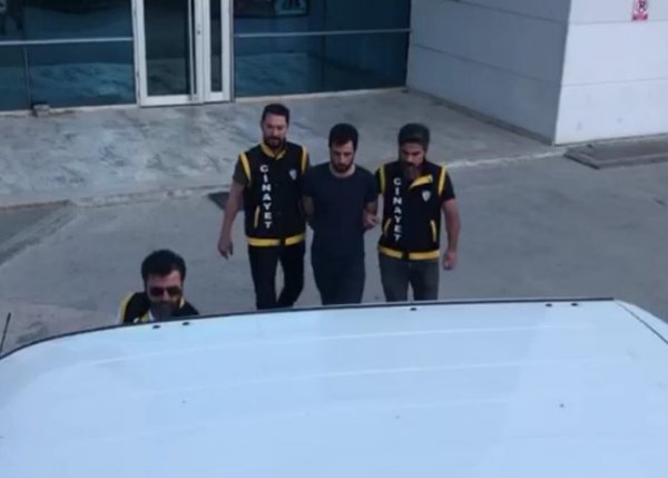 Nişanlısı tarafından öldürülen genç kadın defnedildi