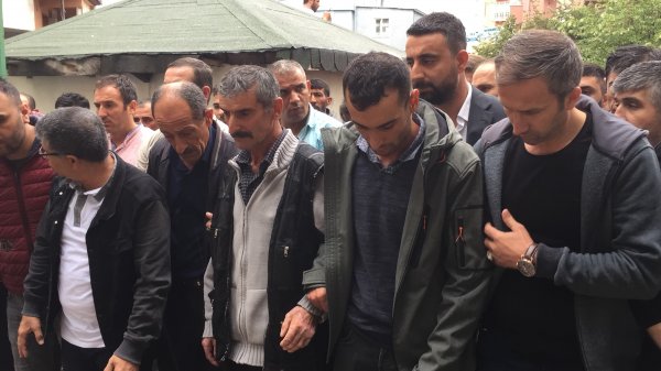 Nişanlısı tarafından öldürülen genç kadın defnedildi