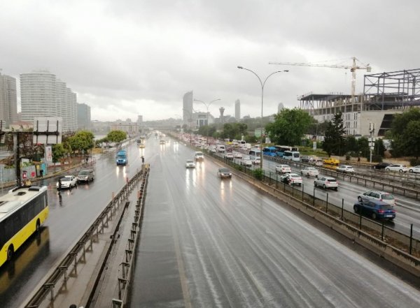 Meteoroloji duyurmuştu: İstanbul'da yağış başladı