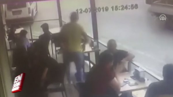 Bursa'da kafeterya önünde cinayet