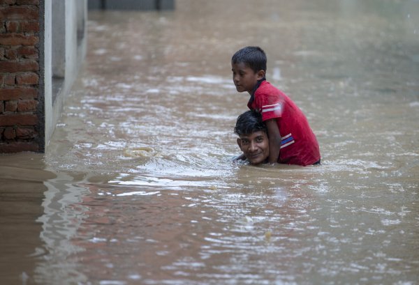 i Nepal’de sel felaketi: 32 ölü, 17 kayıp, 12 yaralı