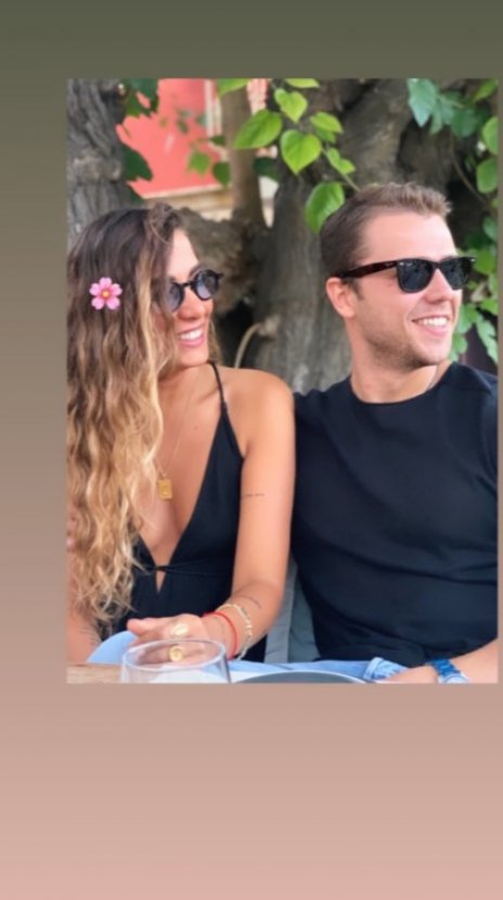 Tolga Sarıtaş sevgilisini gösterdi