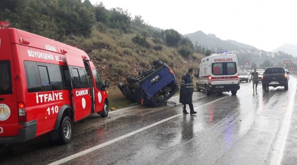 i Adana'da minibüs takla attı: 1 ölü, 5 yaralı