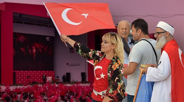 Millet 15 Temmuz anmasına akın etti