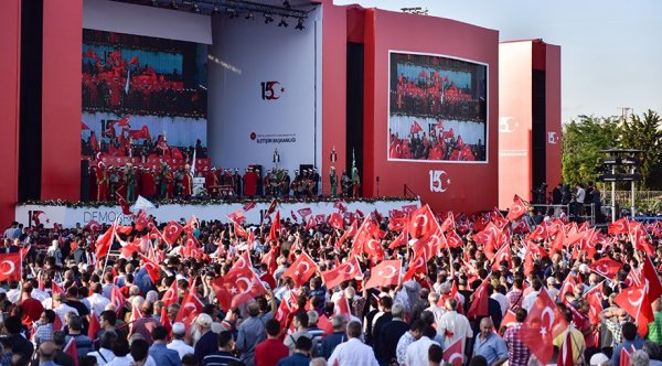 Millet 15 Temmuz anmasına akın etti