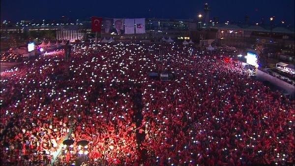 Millet 15 Temmuz anmasına akın etti