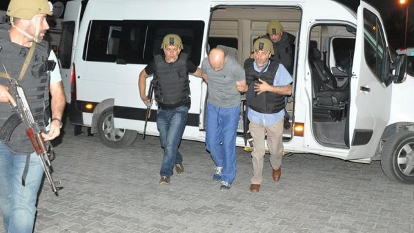 FETÖ'cü albaya 10 yıl hapis cezası