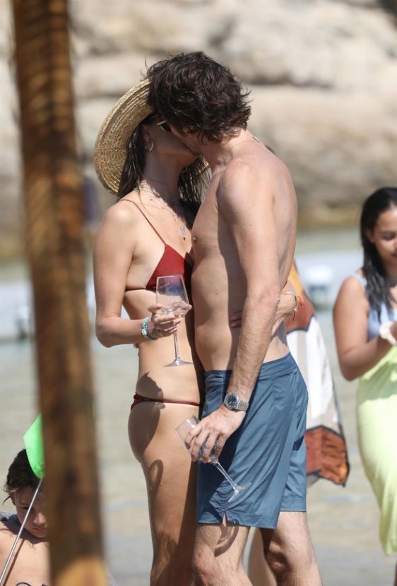 Alessandra Ambrosio tatilde