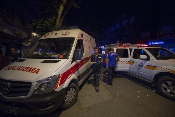 Kız öğrenci yurdunda 9 öğrenci biber gazından etkilendi