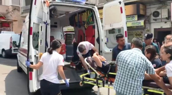 Kuşadası'nda 12 yaşındaki çocuğa araba çarptı