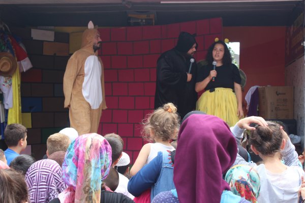 Çocuklara camiyi sevdiren imam