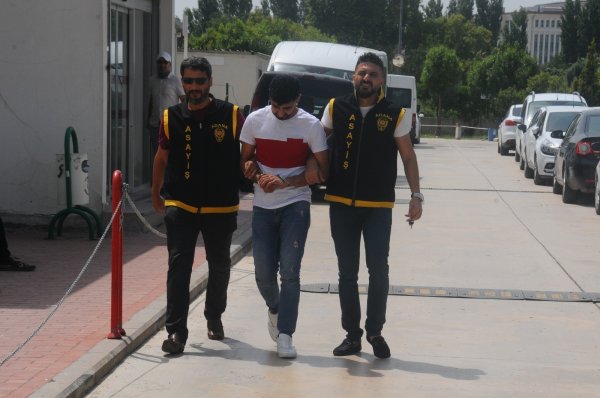 i Adanalı genç misafirliğe gittiği evi soydu