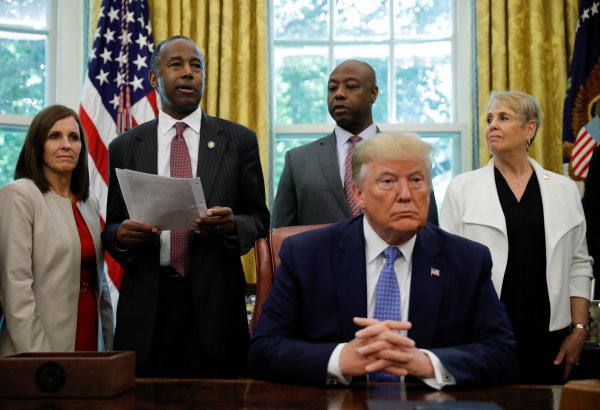 r Trump'tan Cumhuriyetçi senatörlere Türkiye davetiyesi