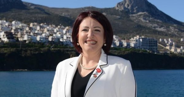 Belediye başkanı kendini müdür olarak atadı