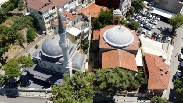 Cami, kilise ve sinagogun aynı sokakta olduğu Kuzguncuk