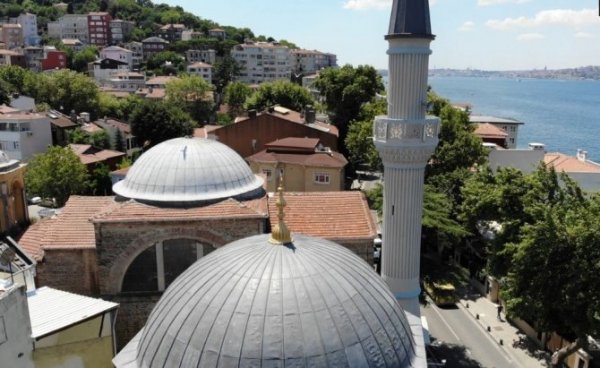 Cami, kilise ve sinagogun aynı sokakta olduğu Kuzguncuk
