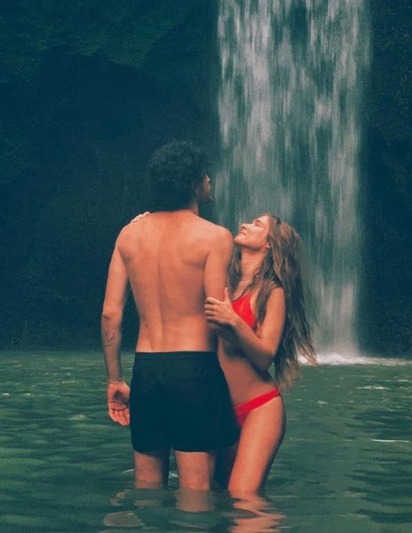 Müge Boz bebeği gizledi