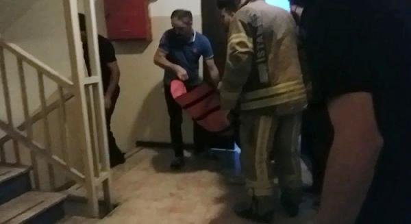 d Asansör boşluğuna sıkışan adam hayatını kaybetti