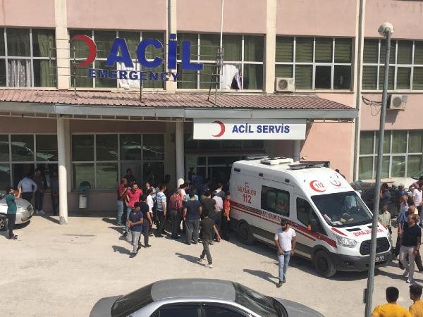 Hakkari'de 2 sivil araca saldırı: 1 ölü, 1 yaralı