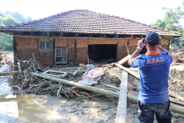 Düzce'deki sel felaketinde 2 cesede ulaşıldı
