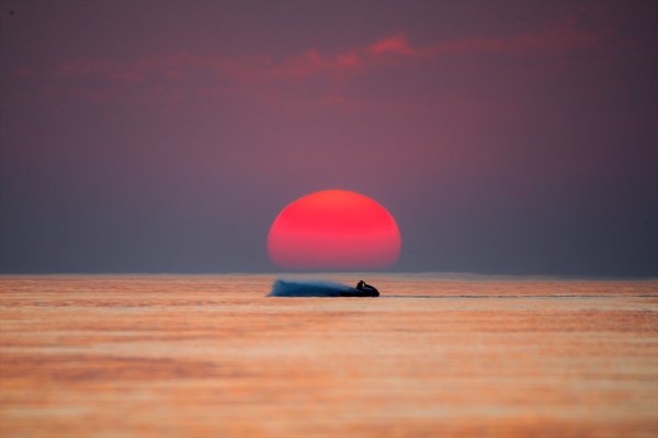 a Van Gölü sahillerinde gün batımı güzelliği