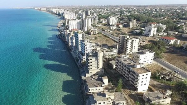 KKTC Başbakanı hayalet şehir Maraş'ta