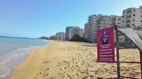 KKTC Başbakanı hayalet şehir Maraş'ta