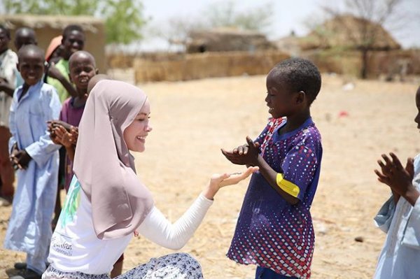 Gamze Özçelik Kamerun'da