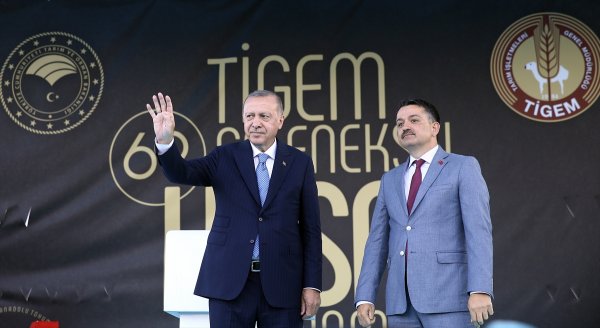 Erdoğan: Çiftçimiz faiz belasına ezilmeyecek